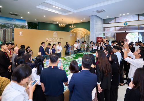 Lần đầu tiên xuất hiện sa bàn siêu đô thị cảng & biểu tượng tiên phong